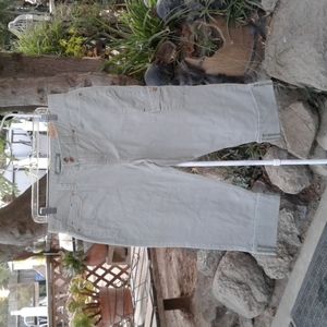 Woman short pants 14 petite brand is Jean star new with tags